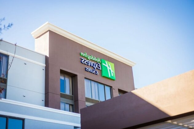 Holiday Inn Express Hotel & Suites Austin Airport