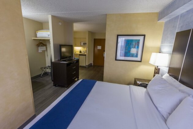 Holiday Inn Express Hotel & Suites Austin Airport - Photo5