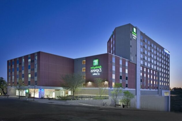 Holiday Inn Express Hotel & Suites Austin Downtown - Photo2