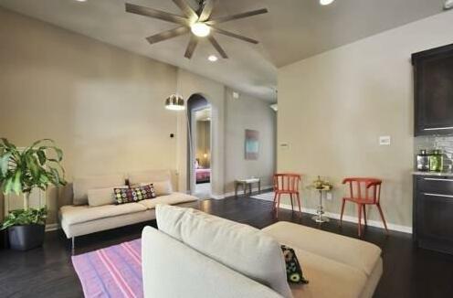 Modern & Vibrant South Austin House by TurnKey Vacation Rentals - Photo3