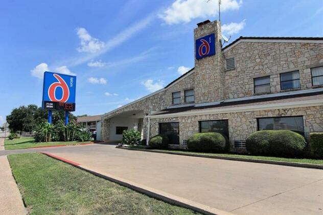 Motel 6 Austin Central - South/University of Texas - Photo2