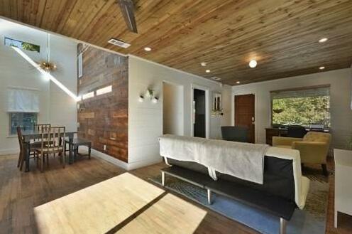 Refined Eastside House by TurnKey Vacation Rentals - Photo5