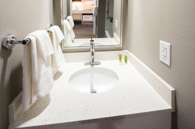 Uptown Suites Weekly Extended Stay Austin TX- Round Rock - Photo3