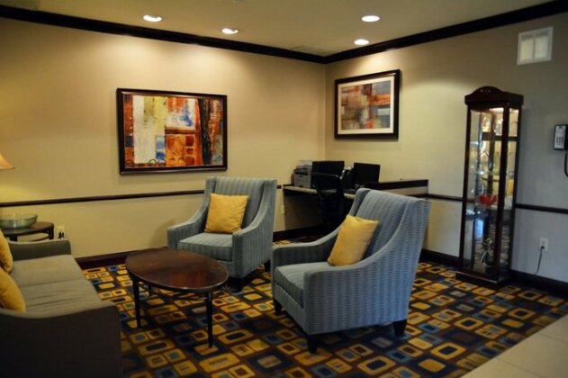 Holiday Inn Express & Suites Youngstown West I 80 - Photo2