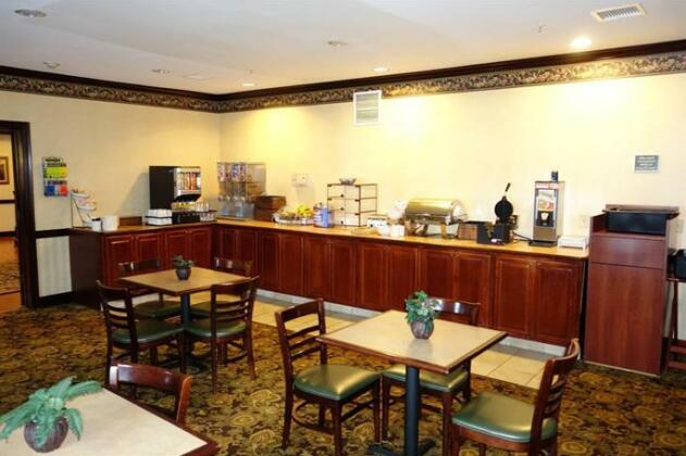 Quality Inn Austintown-Youngstown West - Photo5