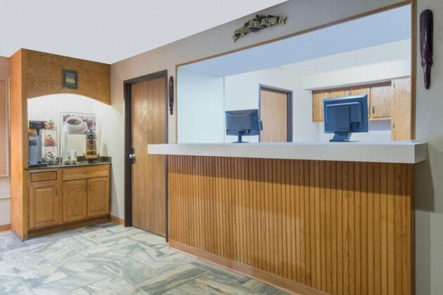 Super 8 by Wyndham Youngstown Austintown - Photo3