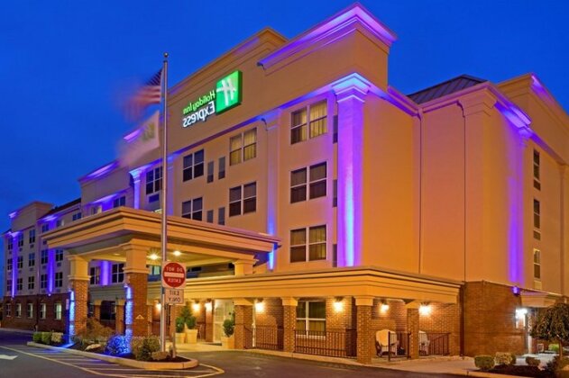 Holiday Inn Express Woodbridge