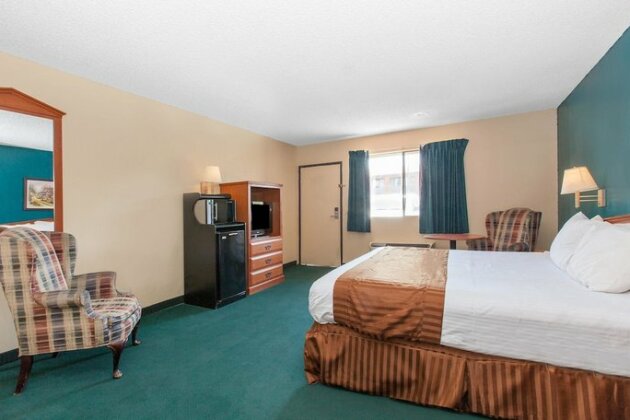 America's Best Value Inn & Suites Bakersfield Central - Photo4