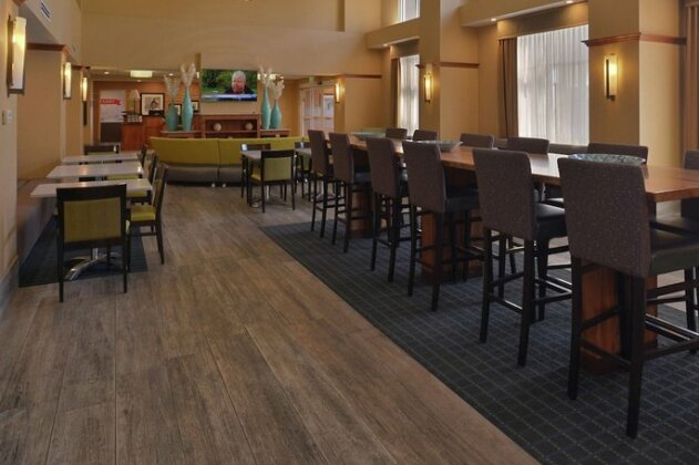 Hampton Inn and Suites Bakersfield North-Airport - Photo5