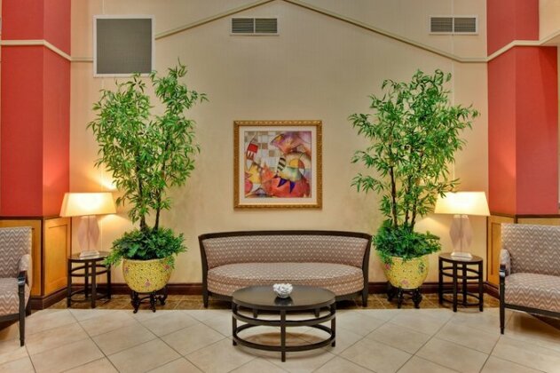 Holiday Inn Hotel & Suites Bakersfield - Photo4