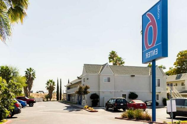 Motel 6 Bakersfield East - Photo2