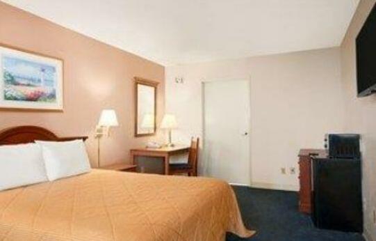 Travelodge by Wyndham Bakersfield - Photo3
