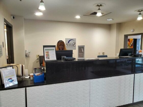 BWI Airport Inn & Suites - Photo3
