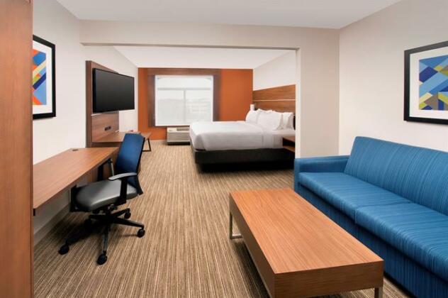 Holiday Inn Express & Suites Baltimore - BWI Airport North - Photo4