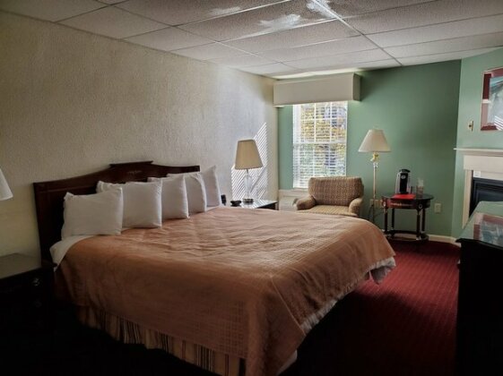Fireside Inn and Suites - Photo4