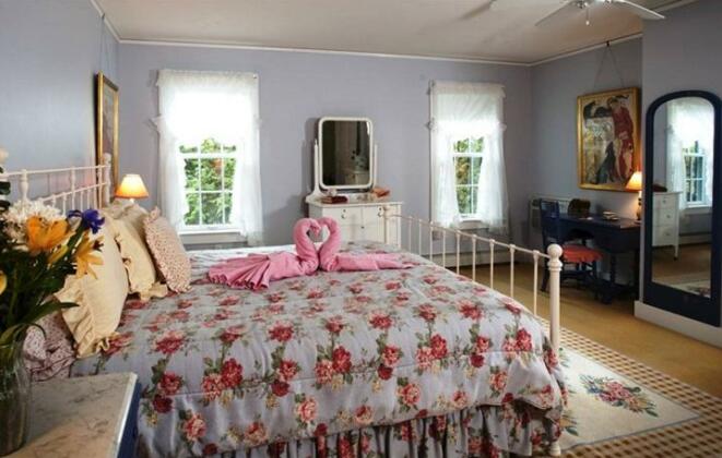Yellow House Bed & Breakfast - Photo2