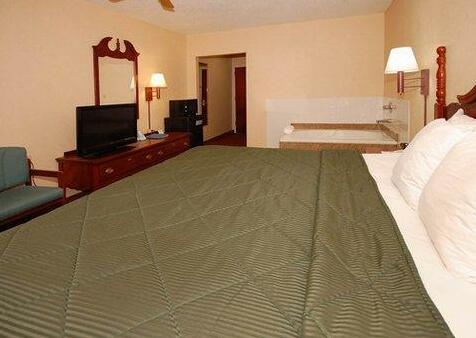 Quality Inn & Suites Bardstown - Photo5