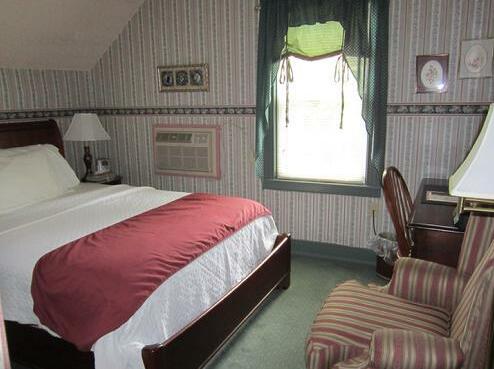 The Jenkins Inn Bed & Breakfast Barre Massachusetts - Photo4