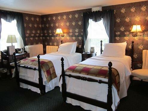 The Jenkins Inn Bed & Breakfast Barre Massachusetts - Photo5