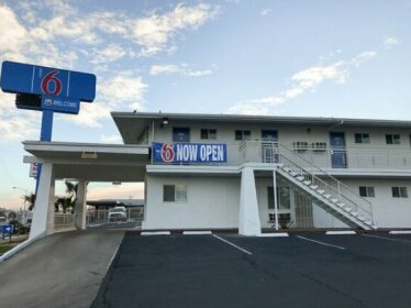 Motel 6 Barstow CA - Route 66