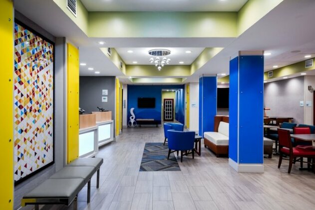 Holiday Inn Express Hotel & Suites Bartow - Photo3