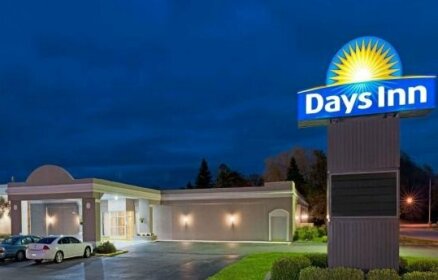 Days Inn by Wyndham Batavia Darien Lake Theme Park