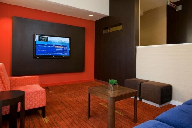 Courtyard by Marriott Baton Rouge Acadian Centre LSU Area - Photo2