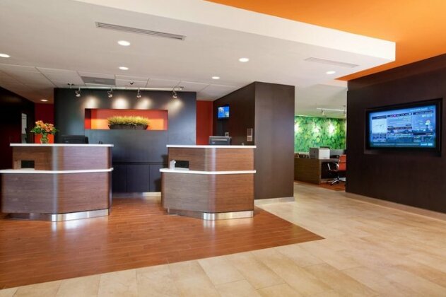 Courtyard by Marriott Baton Rouge Acadian Centre LSU Area - Photo4