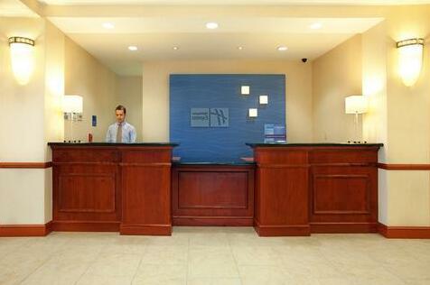 Holiday Inn Express & Suites Baton Rouge East - Photo4