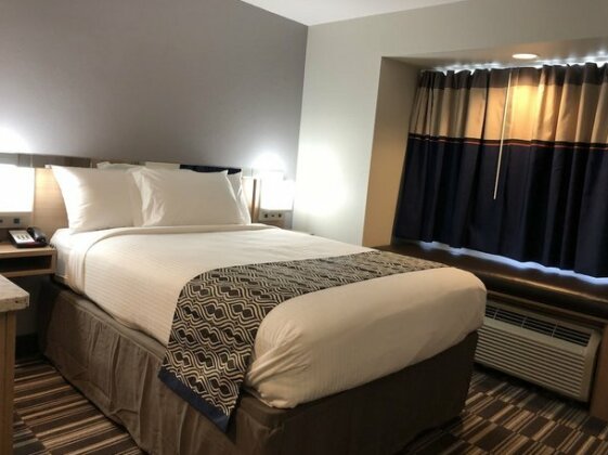 Microtel Inn & Suites by Wyndham Baton Rouge - Photo3