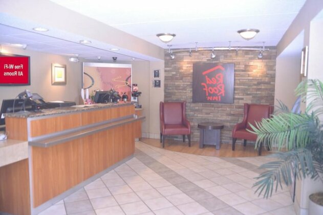 Red Roof Inn Baton Rouge - Photo2