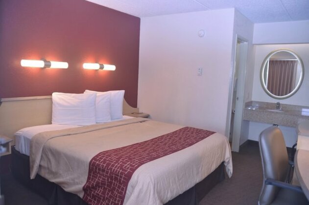 Red Roof Inn Baton Rouge - Photo4