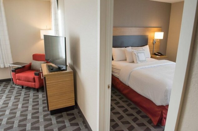 TownePlace Suites by Marriott Battle Creek - Photo2