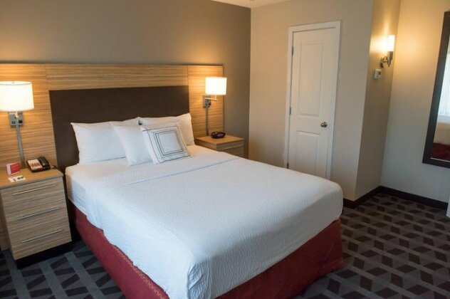 TownePlace Suites by Marriott Battle Creek - Photo3