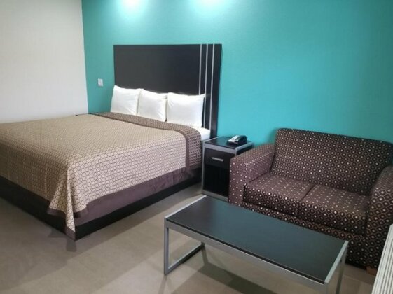 Scottish Inns & Suites - Photo2