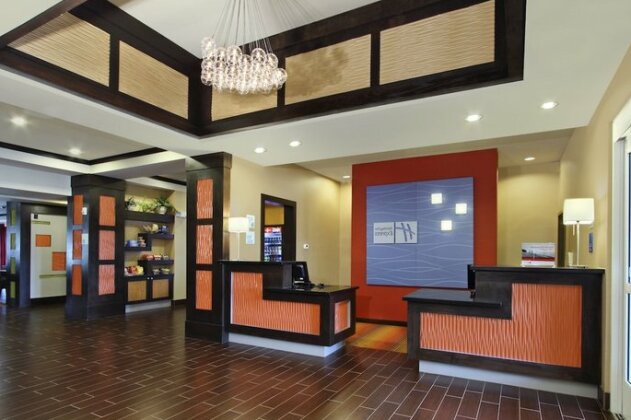 Holiday Inn Express & Suites Houston East - Baytown - Photo2