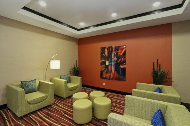 Holiday Inn Express & Suites Houston East - Baytown - Photo4
