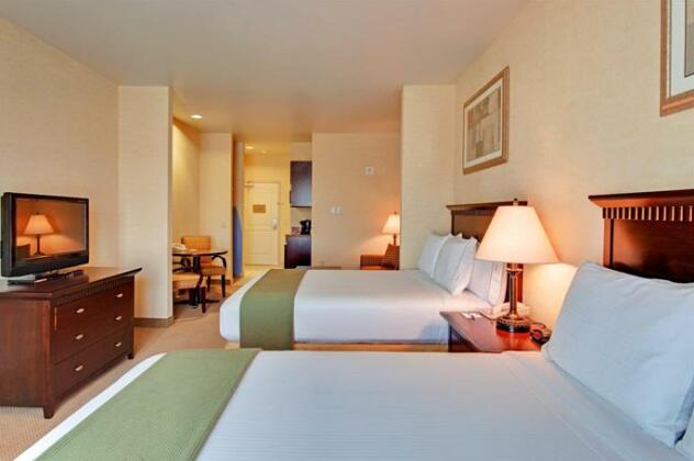 Holiday Inn Express Hotel & Suites Beaumont - Oak Valley - Photo3