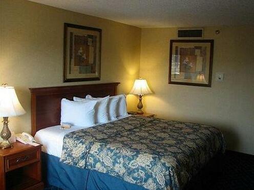 Holiday Inn Beaumont I-10 Midtown - Photo2