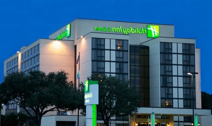 Holiday Inn Hotel and Suites Beaumont-Plaza I-10 & Walden