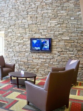 Red Roof Inn and Suites Beaumont - Photo3
