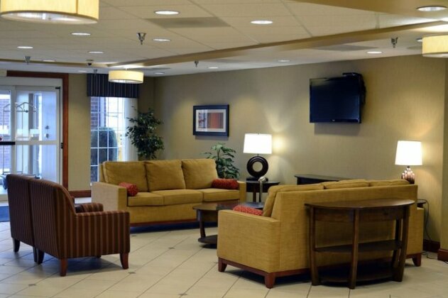 Holiday Inn Express Hotel & Suites Center Township - Photo3