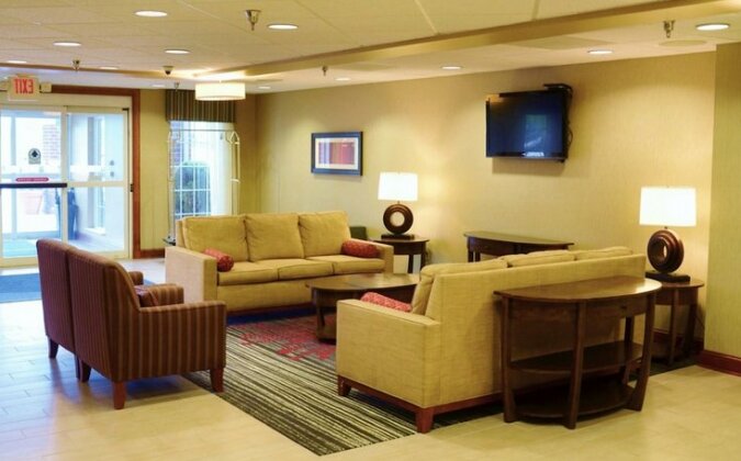 Holiday Inn Express Hotel & Suites Center Township - Photo4