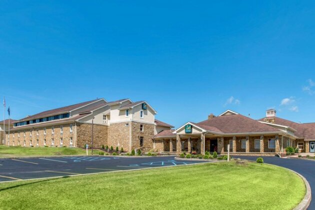 Quality Inn & Suites Bedford - Photo3