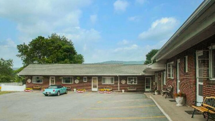 Judy's Motel Bedford - Photo4
