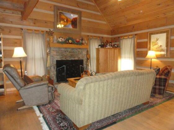 Doc's Cozy Cabin by VCI Real Estate Services - Photo5