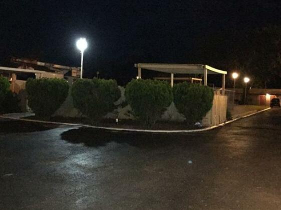 Esquire Inn Beeville