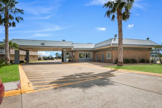 Rodeway Inn Beeville - Photo3