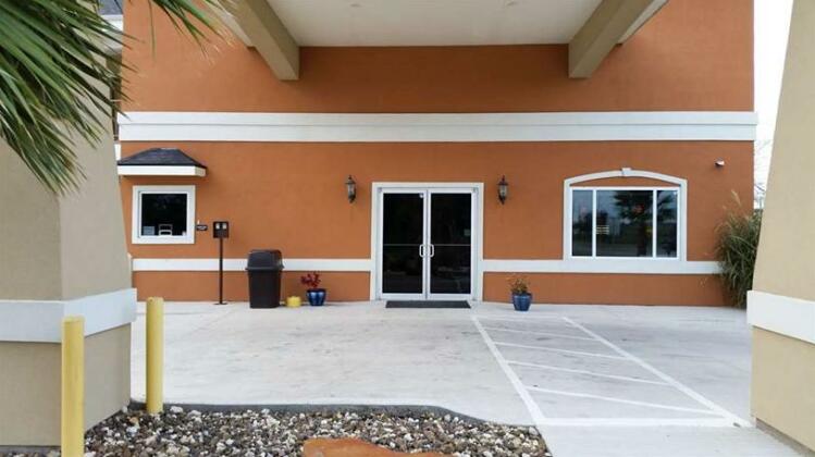 Studio 6 Beeville - Photo3