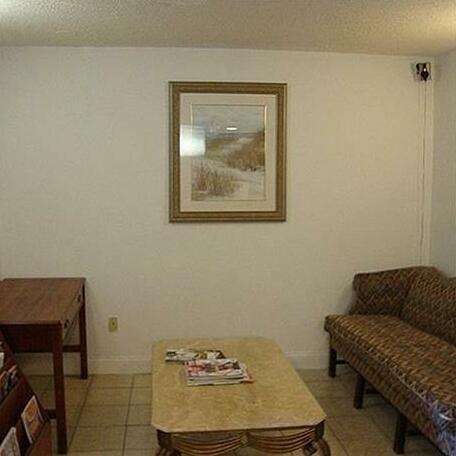 Bellefontaine Inn and Suites - Photo3